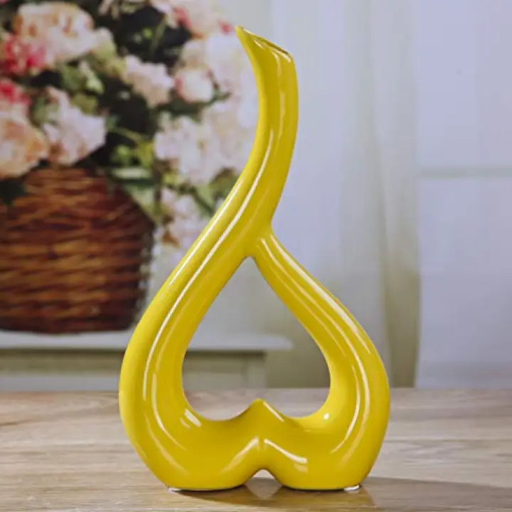BESPORTBLE Yellow Ceramic Heart Shape Vase Modern Boho Vase Home Decor Table Centerpiece Flower Arrangement Container Decorative Floral Art Flower Pot Minimalist Style for Living Bedroom Bookshelf
