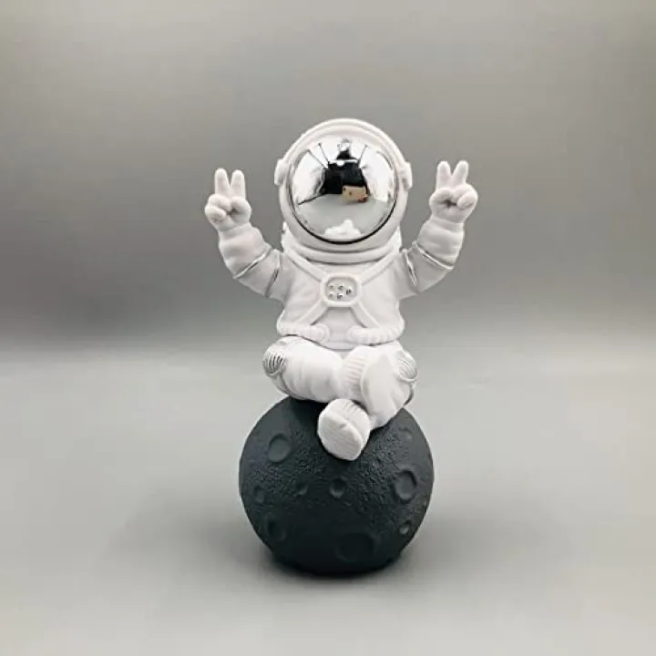 LLLSYBBB Figurine Astronaut Statue Spaceman Décor,Desktop & Tabletop Decorative Cute Mini Space Figure Ornament,Cake Toppers Decoration and Craft Gift(Silver and White Astronaut Figurine)