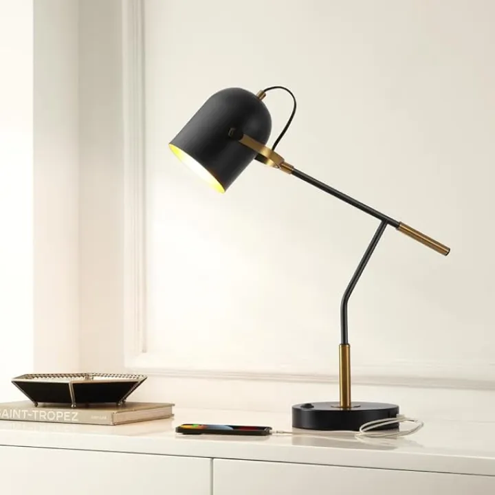SAFAVIEH Lighting Collection Mulaney Modern Black/Brass 22-inch Task Desk Table Lamp with USB Charging Port, Ideal for Living Room, Bedroom, Nightstand, Home Office, Dorm (LED Bulb Included)