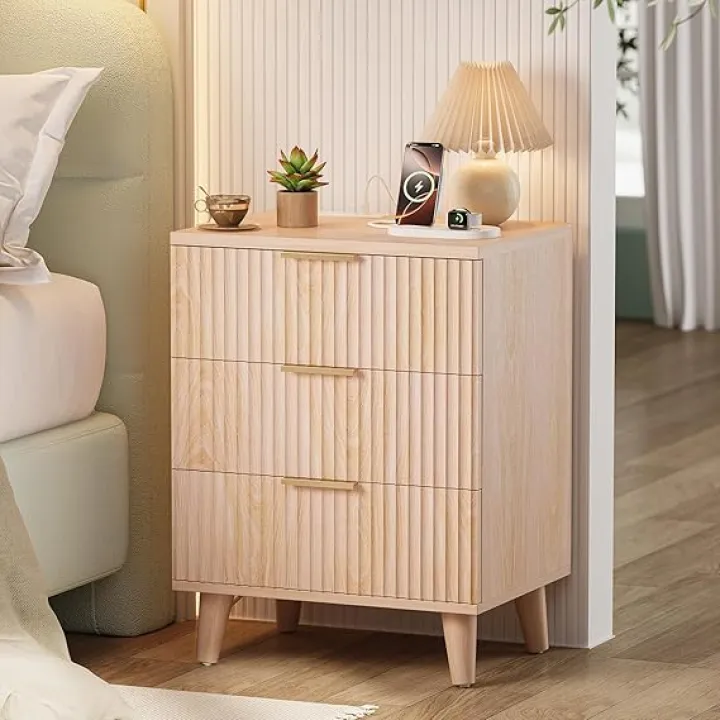 Fluted 3 Drawer Dresser Nightstand with Charging Station, 26.3” Modern Wooden Night Stand, Bedside Table, End Table with Wood Storage Drawers for Bedroom, Living Room, Light Oak