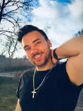 user-avatar